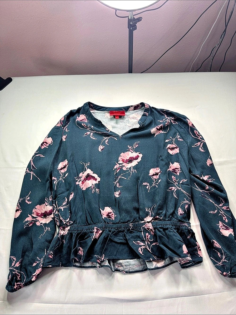 Jennifer Lopez Floral Peplum Blouse in Green & Pink Size Medium